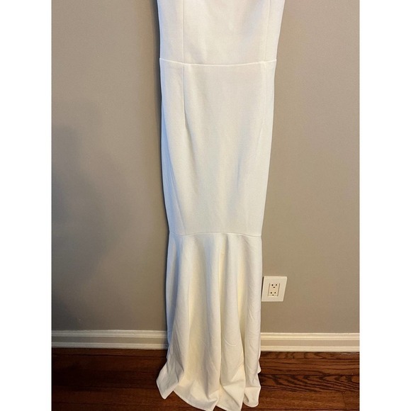 Elliatt • NWT Collins Gown - Picture 7 of 12